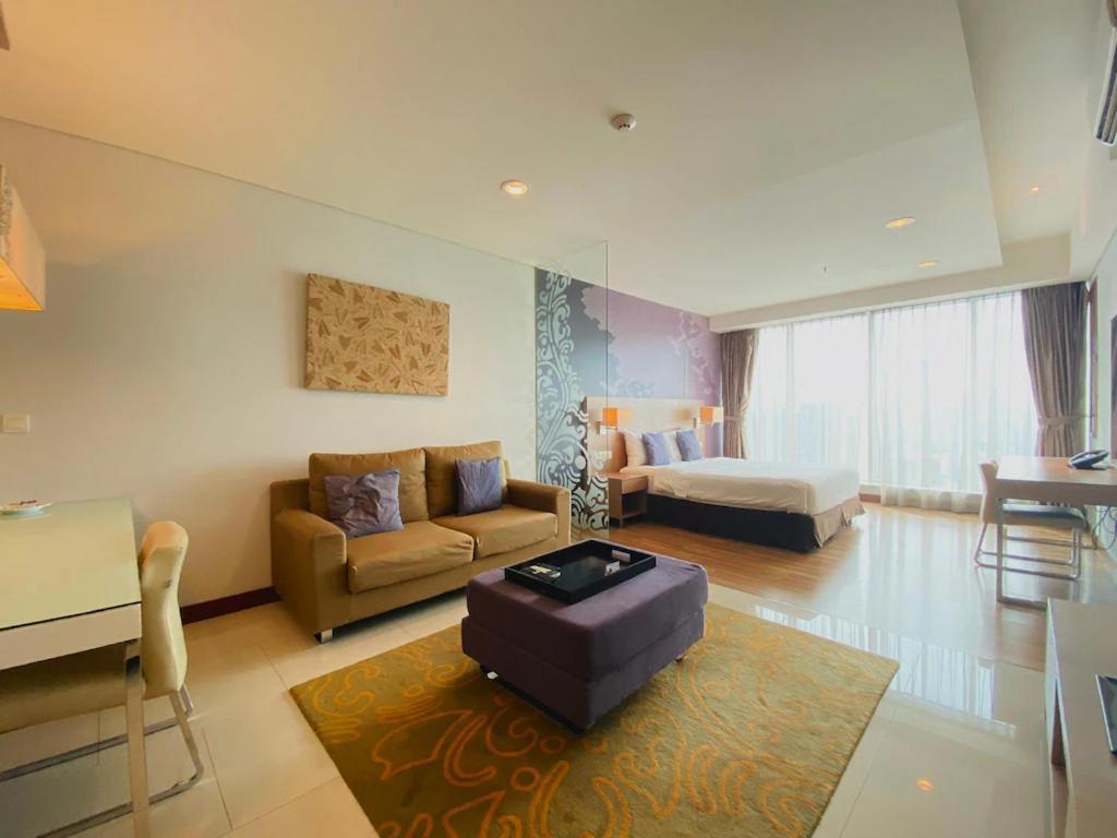 The H Tower Rasuna Suites Kuningan Jakarta By Villaloka Esterno foto