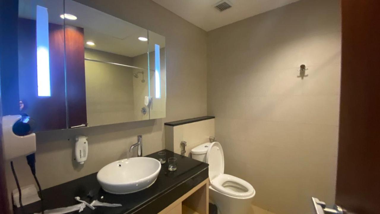 The H Tower Rasuna Suites Kuningan Jakarta By Villaloka Esterno foto