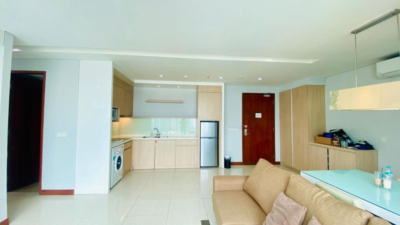 The H Tower Rasuna Suites Kuningan Jakarta By Villaloka Esterno foto