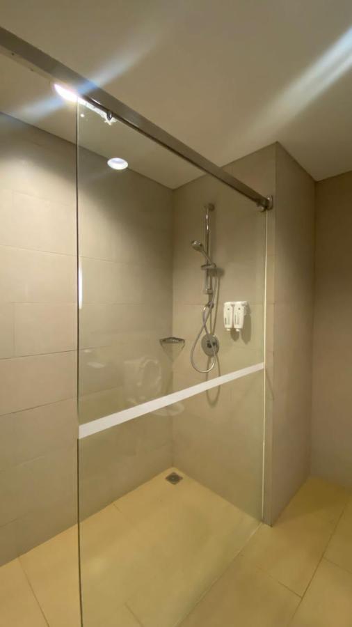 The H Tower Rasuna Suites Kuningan Jakarta By Villaloka Esterno foto