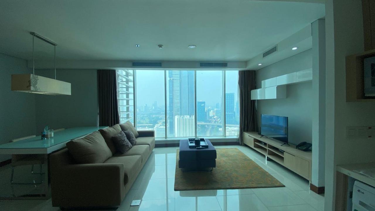 The H Tower Rasuna Suites Kuningan Jakarta By Villaloka Esterno foto