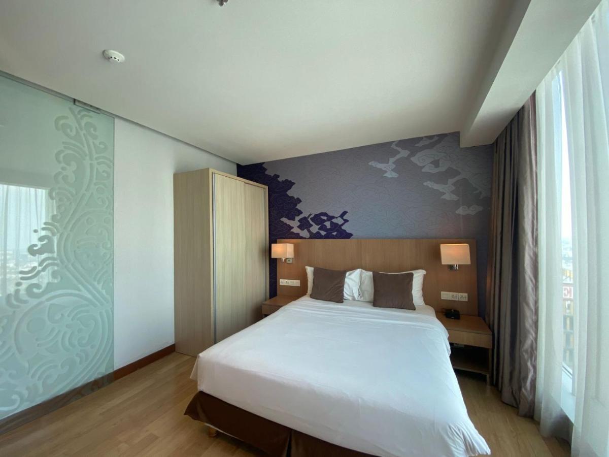 The H Tower Rasuna Suites Kuningan Jakarta By Villaloka Esterno foto