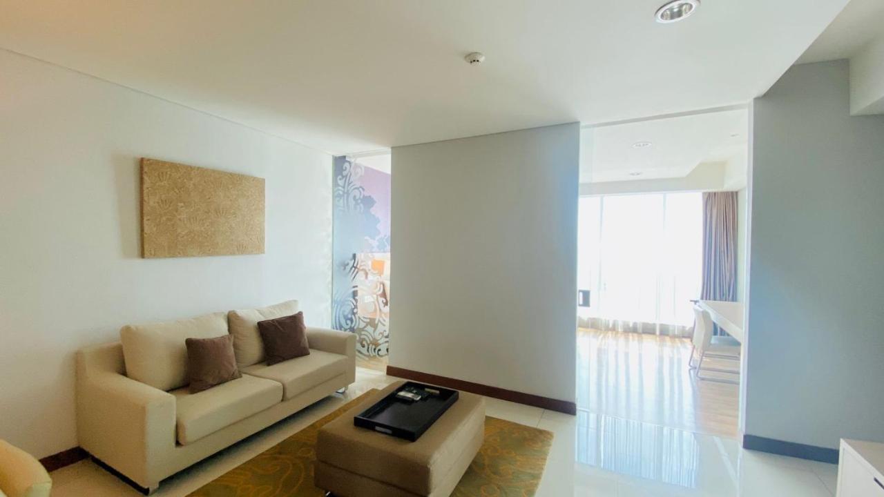 The H Tower Rasuna Suites Kuningan Jakarta By Villaloka Esterno foto
