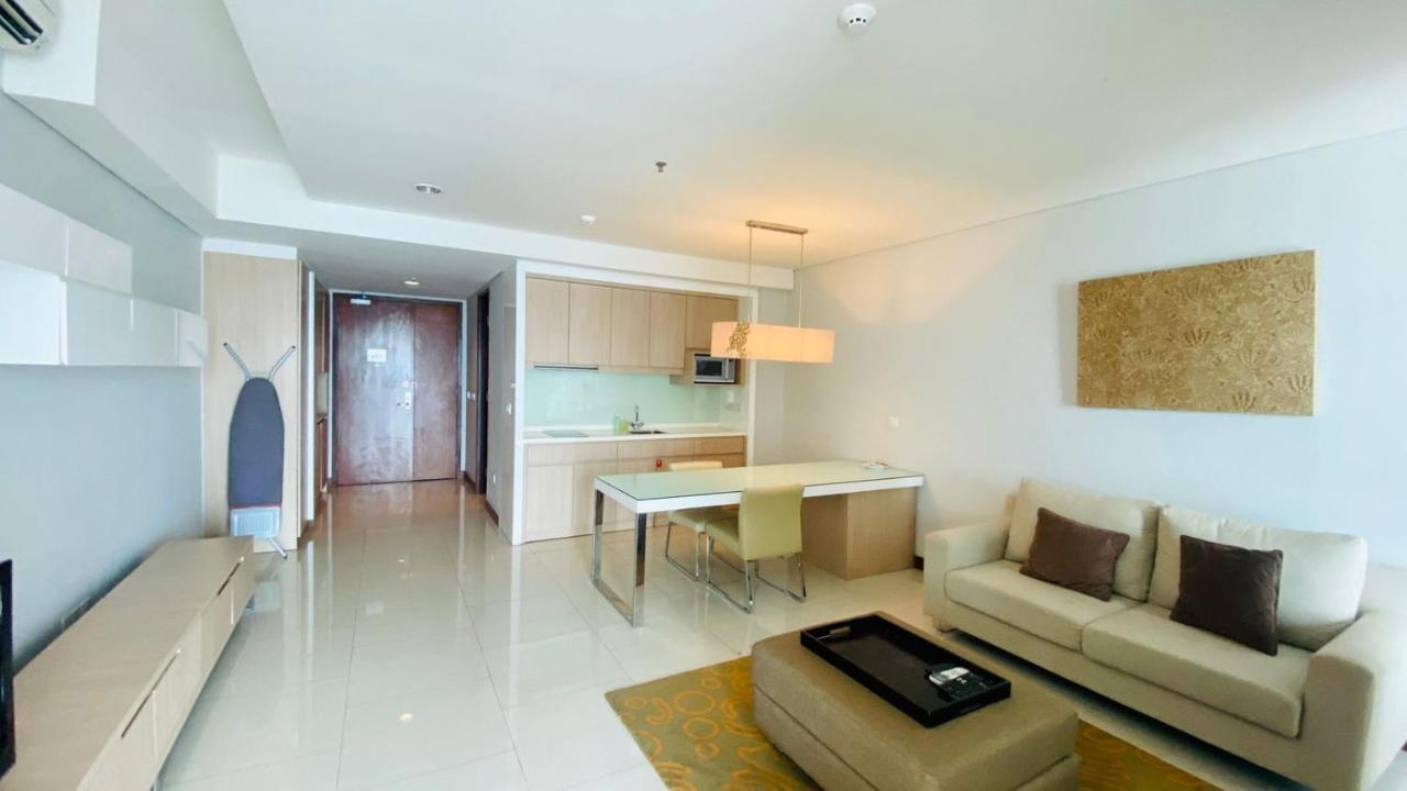 The H Tower Rasuna Suites Kuningan Jakarta By Villaloka Esterno foto