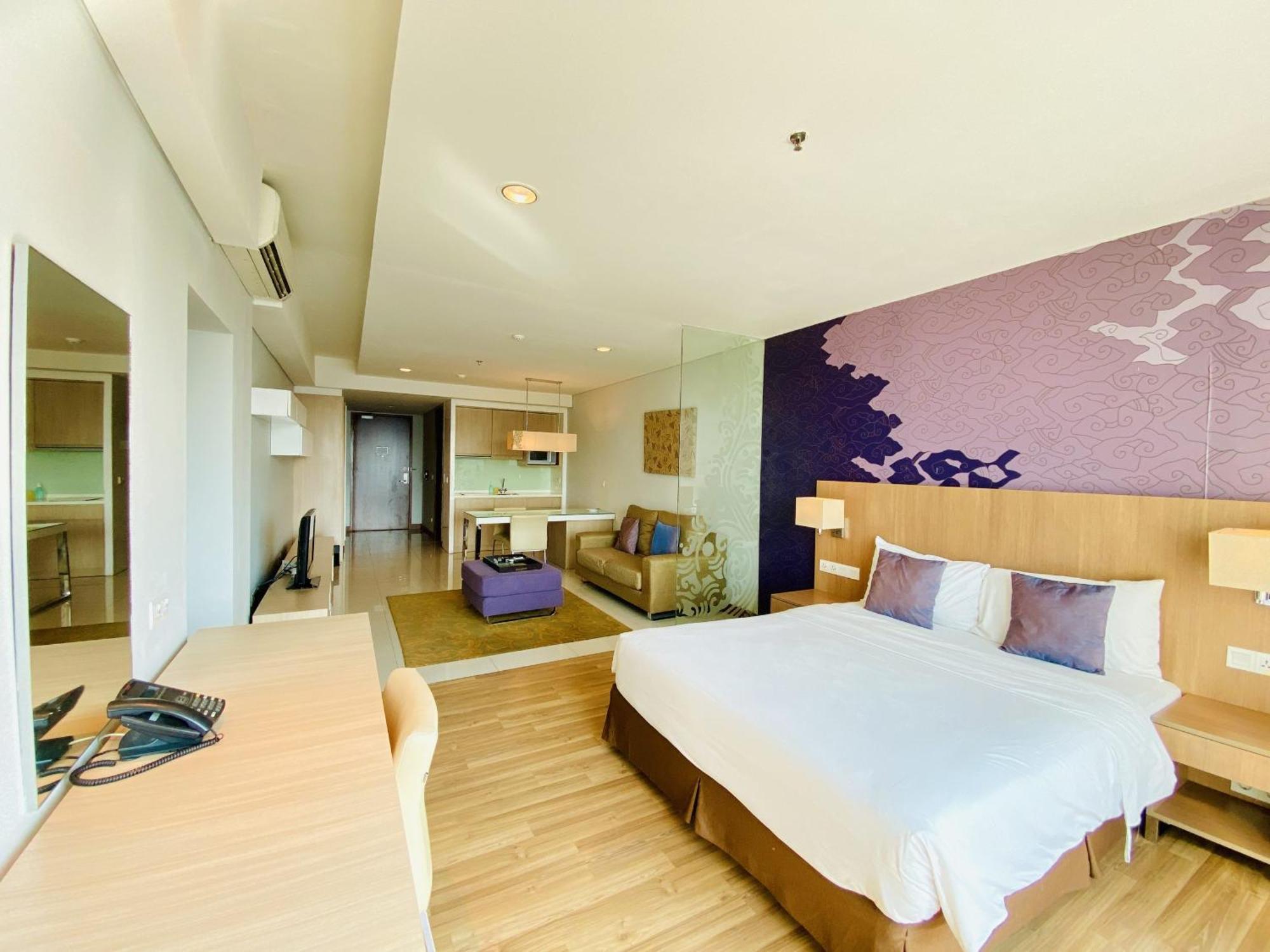 The H Tower Rasuna Suites Kuningan Jakarta By Villaloka Esterno foto