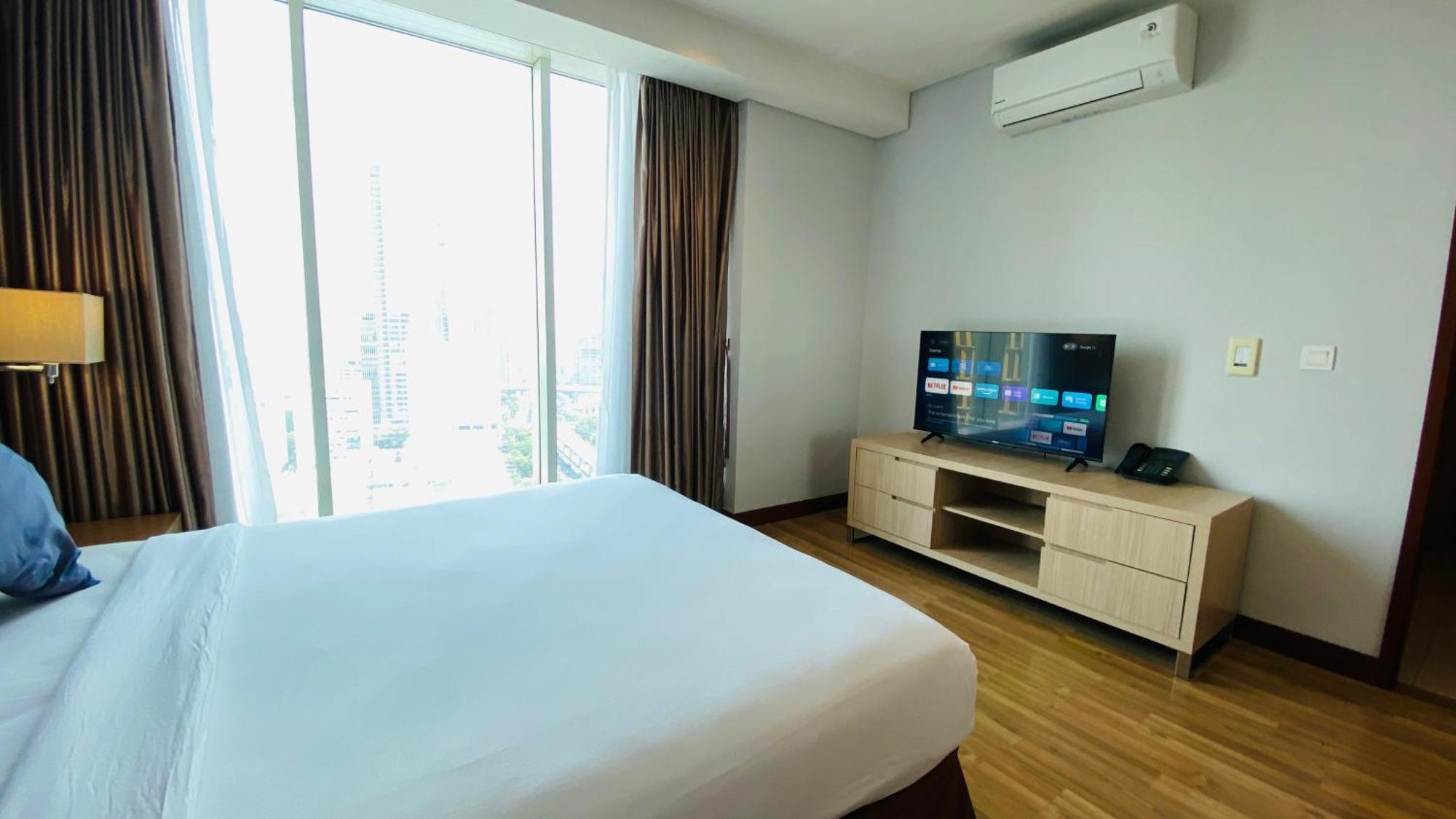 The H Tower Rasuna Suites Kuningan Jakarta By Villaloka Esterno foto