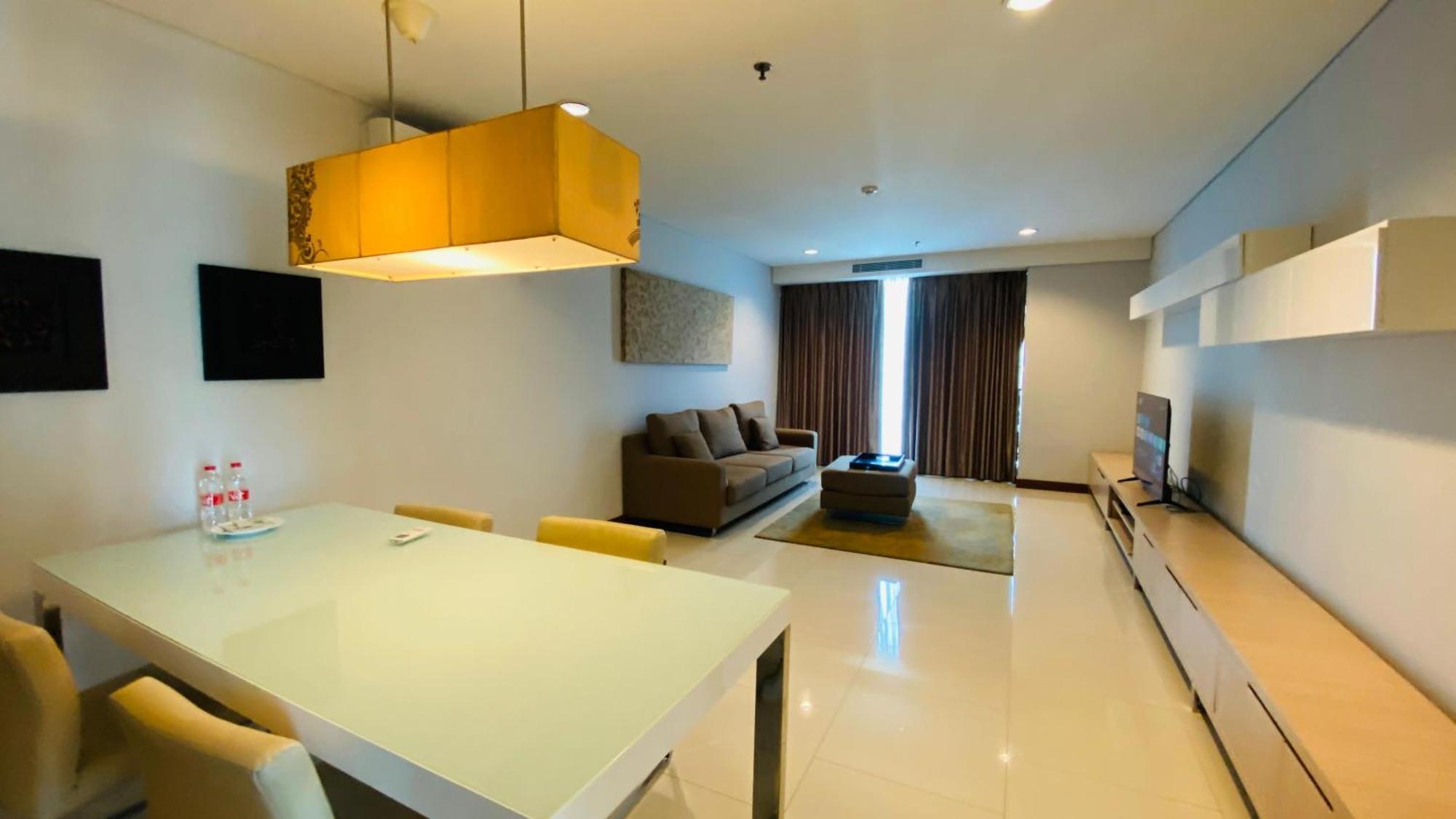 The H Tower Rasuna Suites Kuningan Jakarta By Villaloka Esterno foto
