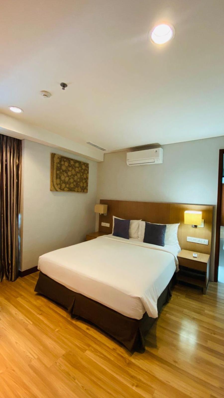 The H Tower Rasuna Suites Kuningan Jakarta By Villaloka Esterno foto