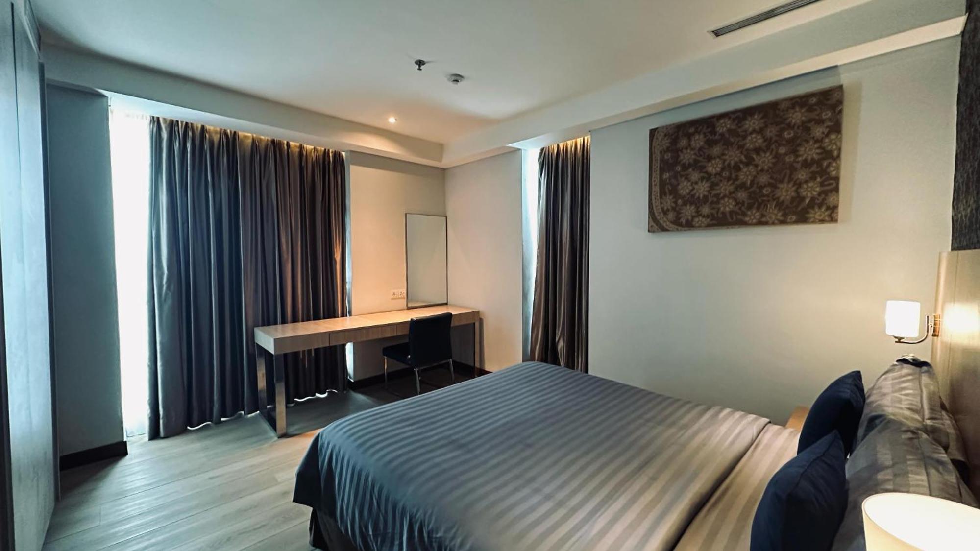The H Tower Rasuna Suites Kuningan Jakarta By Villaloka Esterno foto