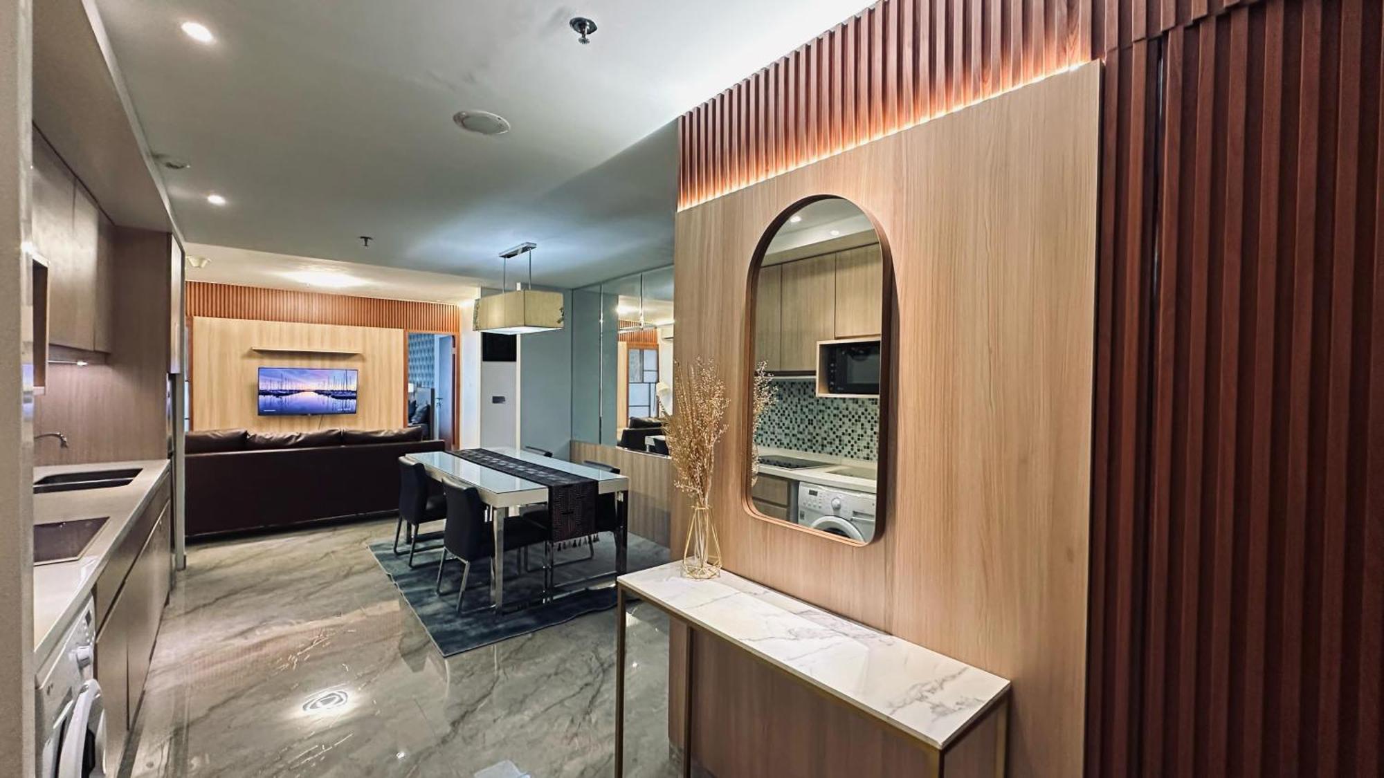 The H Tower Rasuna Suites Kuningan Jakarta By Villaloka Esterno foto