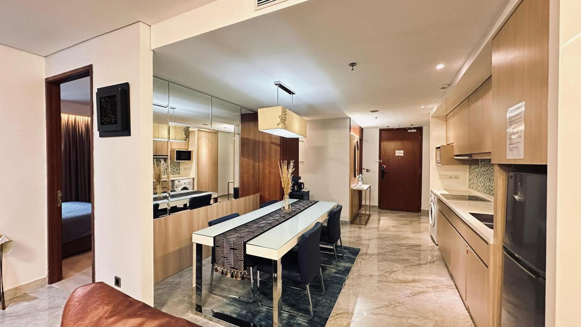 The H Tower Rasuna Suites Kuningan Jakarta By Villaloka Esterno foto