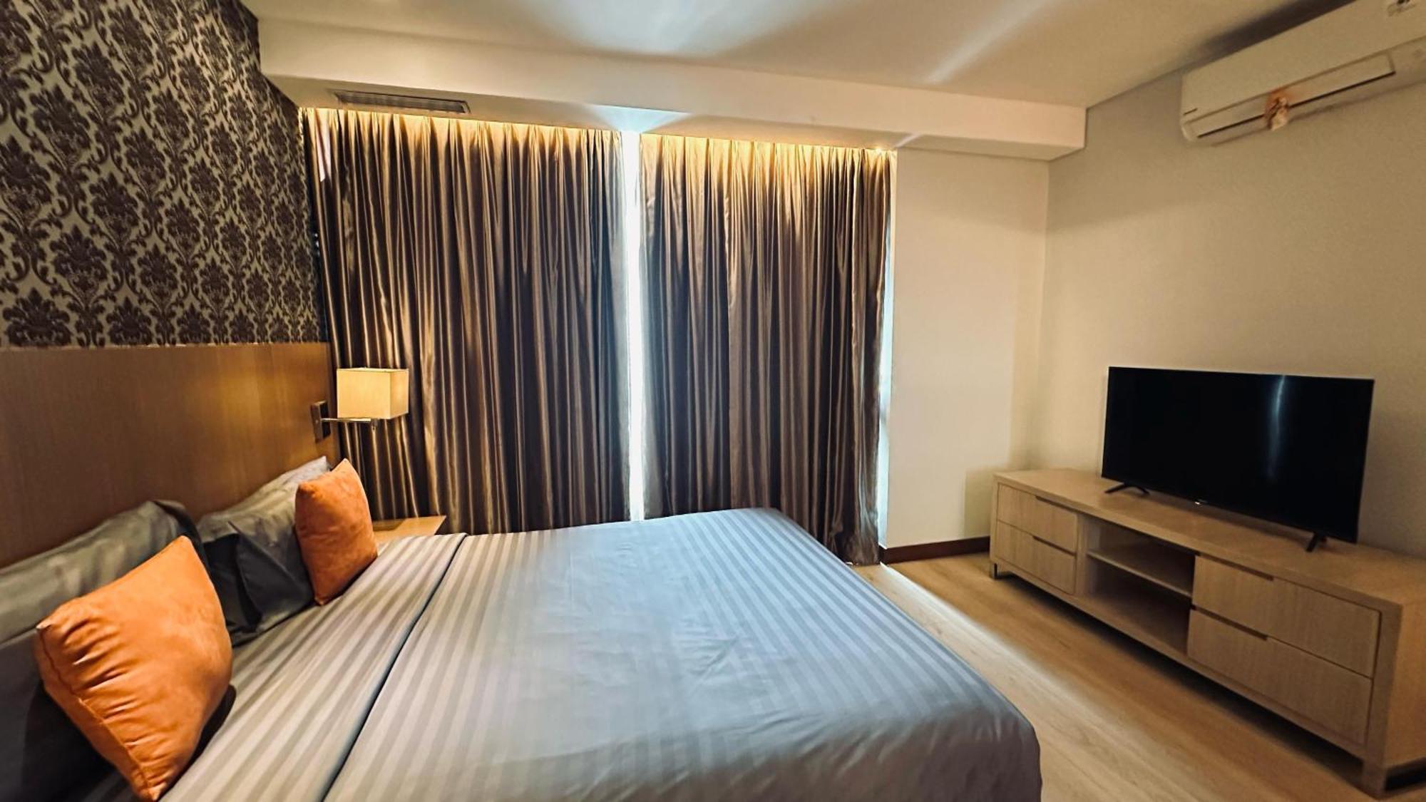 The H Tower Rasuna Suites Kuningan Jakarta By Villaloka Esterno foto