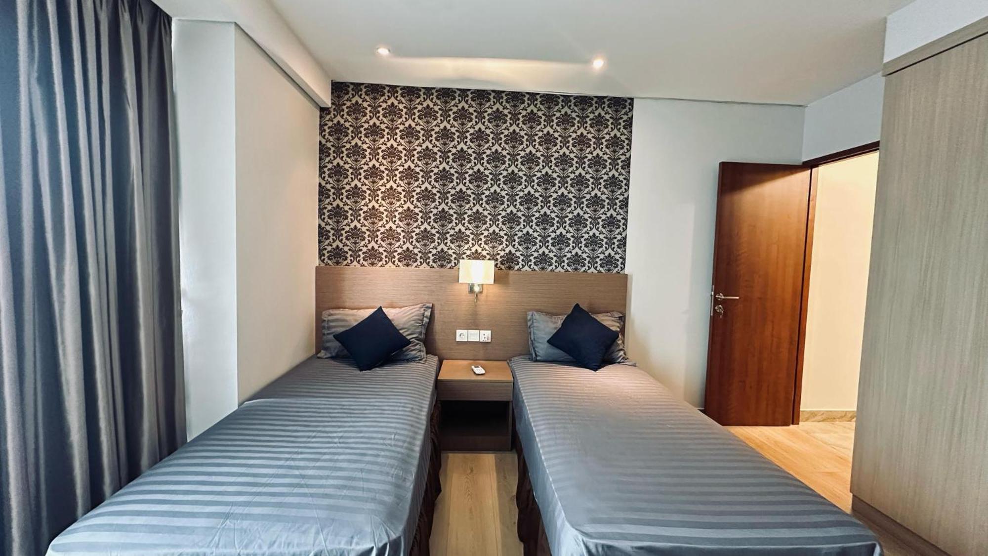 The H Tower Rasuna Suites Kuningan Jakarta By Villaloka Esterno foto