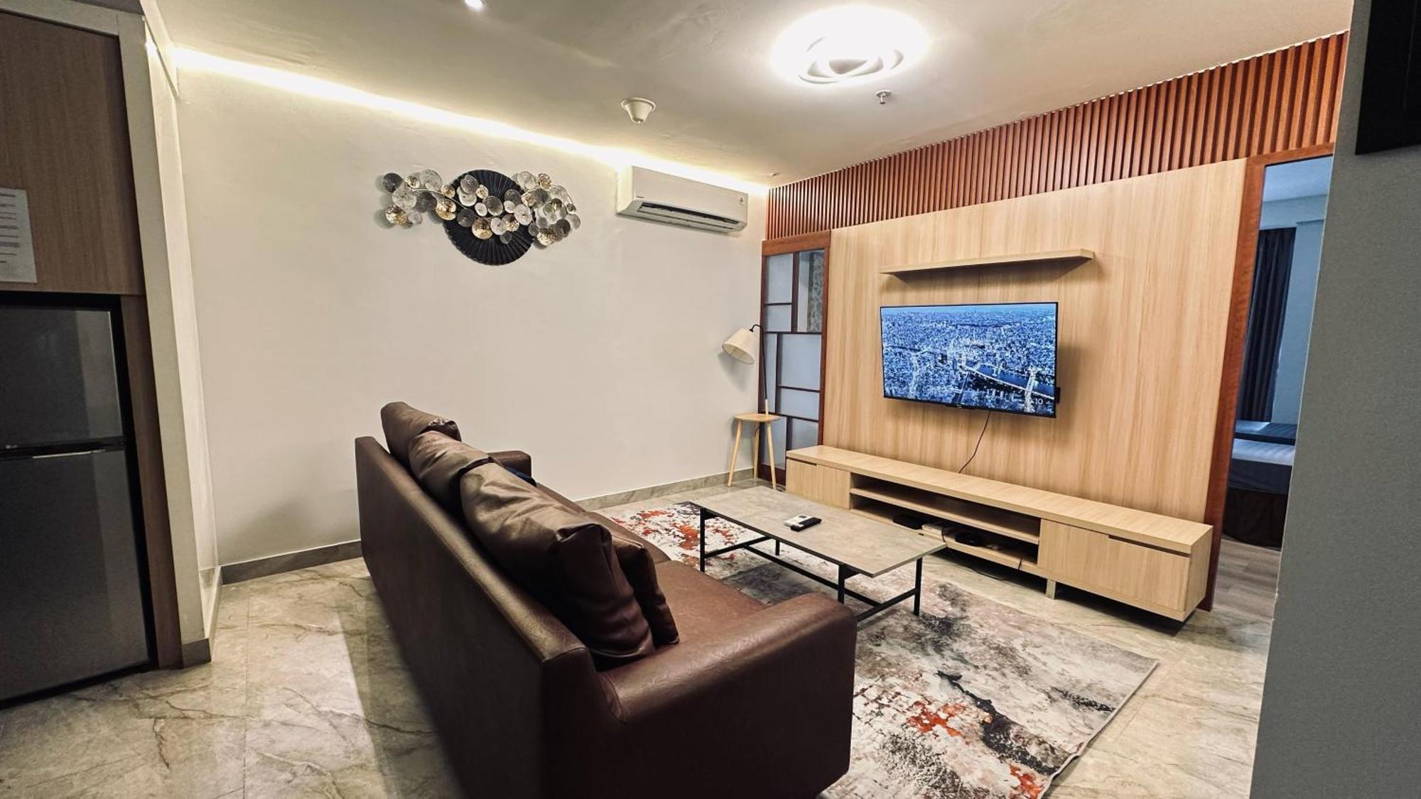 The H Tower Rasuna Suites Kuningan Jakarta By Villaloka Esterno foto